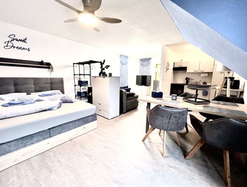 Wohnbereich der Ferienwohnung Blue in Cottbus
