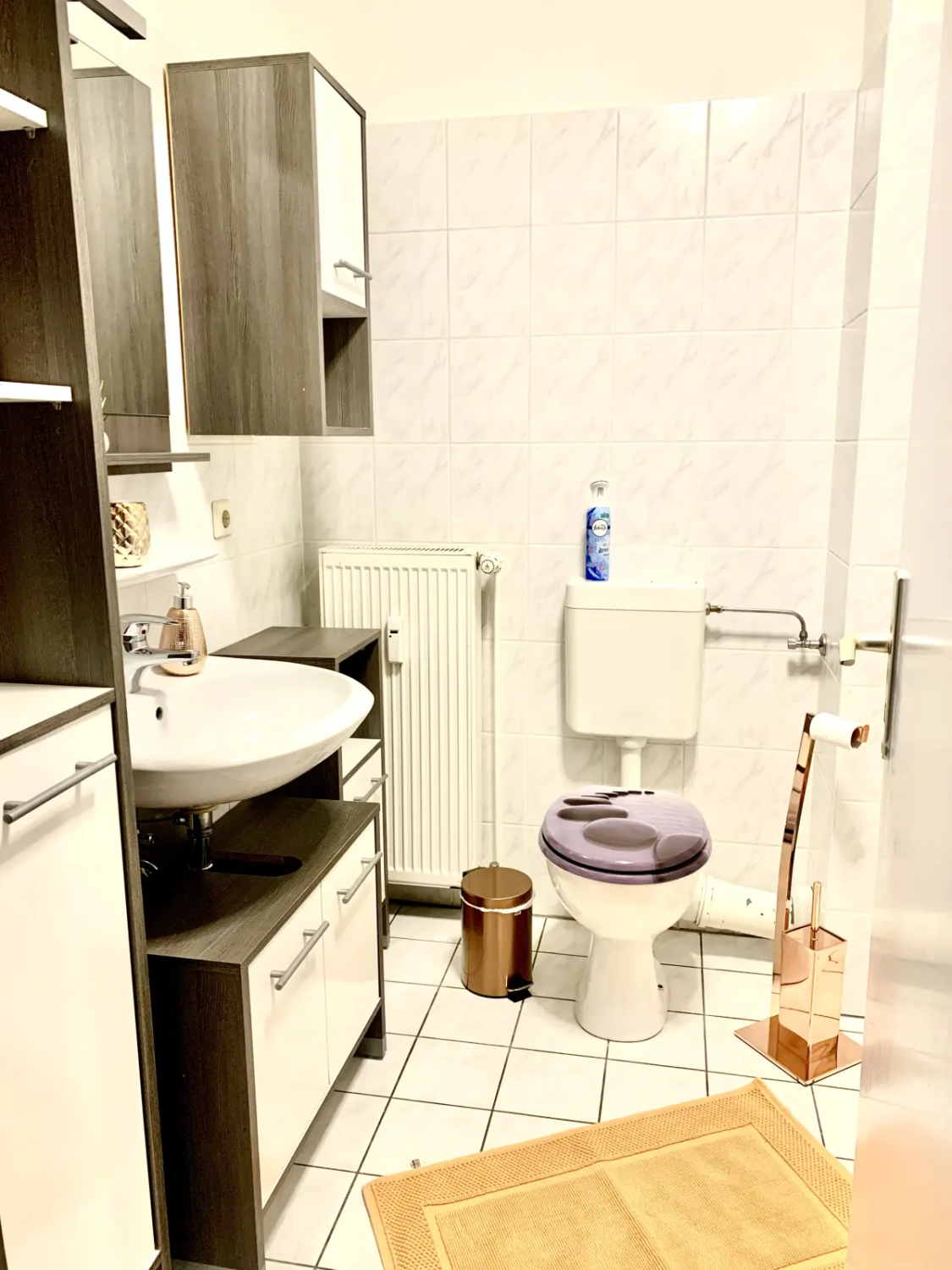 Ferienwohnung-Cottbus-apricot-apartment-badezimmer-ansicht