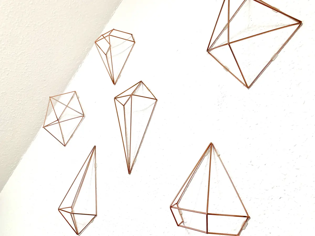 Ferienwohnung-Cottbus-apricot-apartment-schlafzimmer-wanddekoration