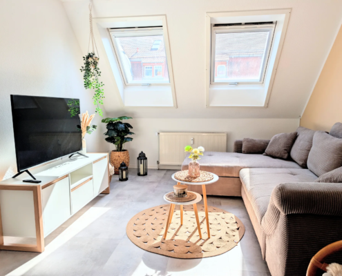 Wohnzimmer der Ferienwohnung Beige in Cottbus